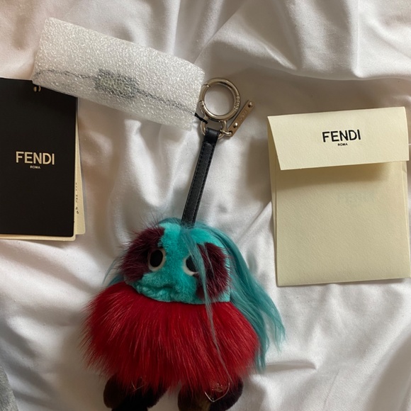 Fendi purse accessory Pom Pom - Picture 8 of 9
